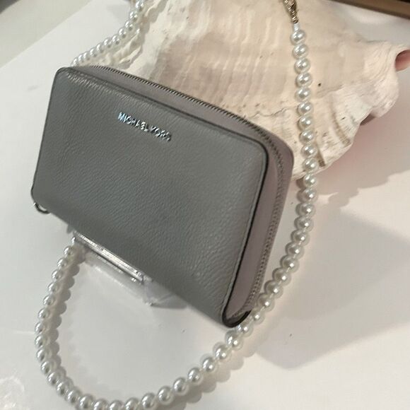 Michael Kors Gray Pebble Leather Zip-Around Wallet Clutch Classic - Picture 3 of 7